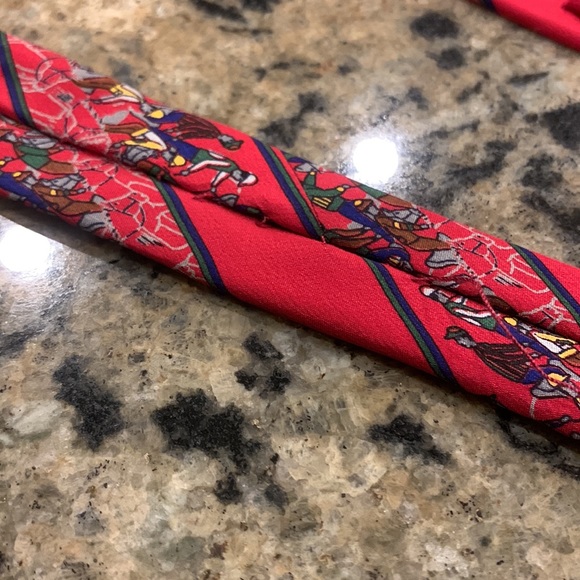 Authentic Gucci made in Italy vintage tie with horse & rider derby racing style - Picture 5 of 8